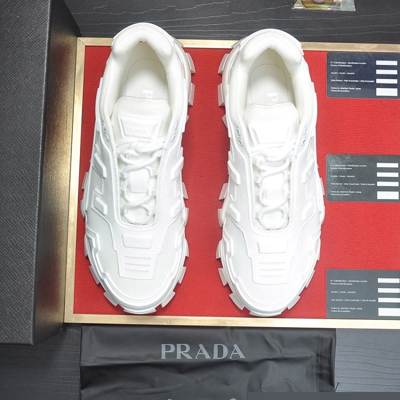 Pra*a casual shoes